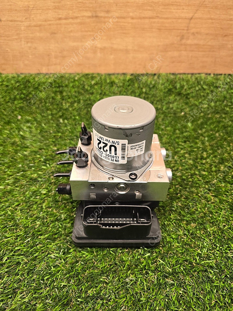 더뉴쏘렌토 ABS모듈 58910-C5510 18만원--0